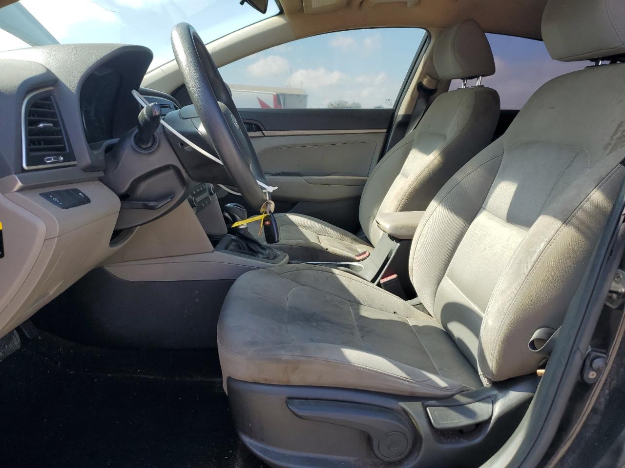2018 Hyundai Elantra - Image 7
