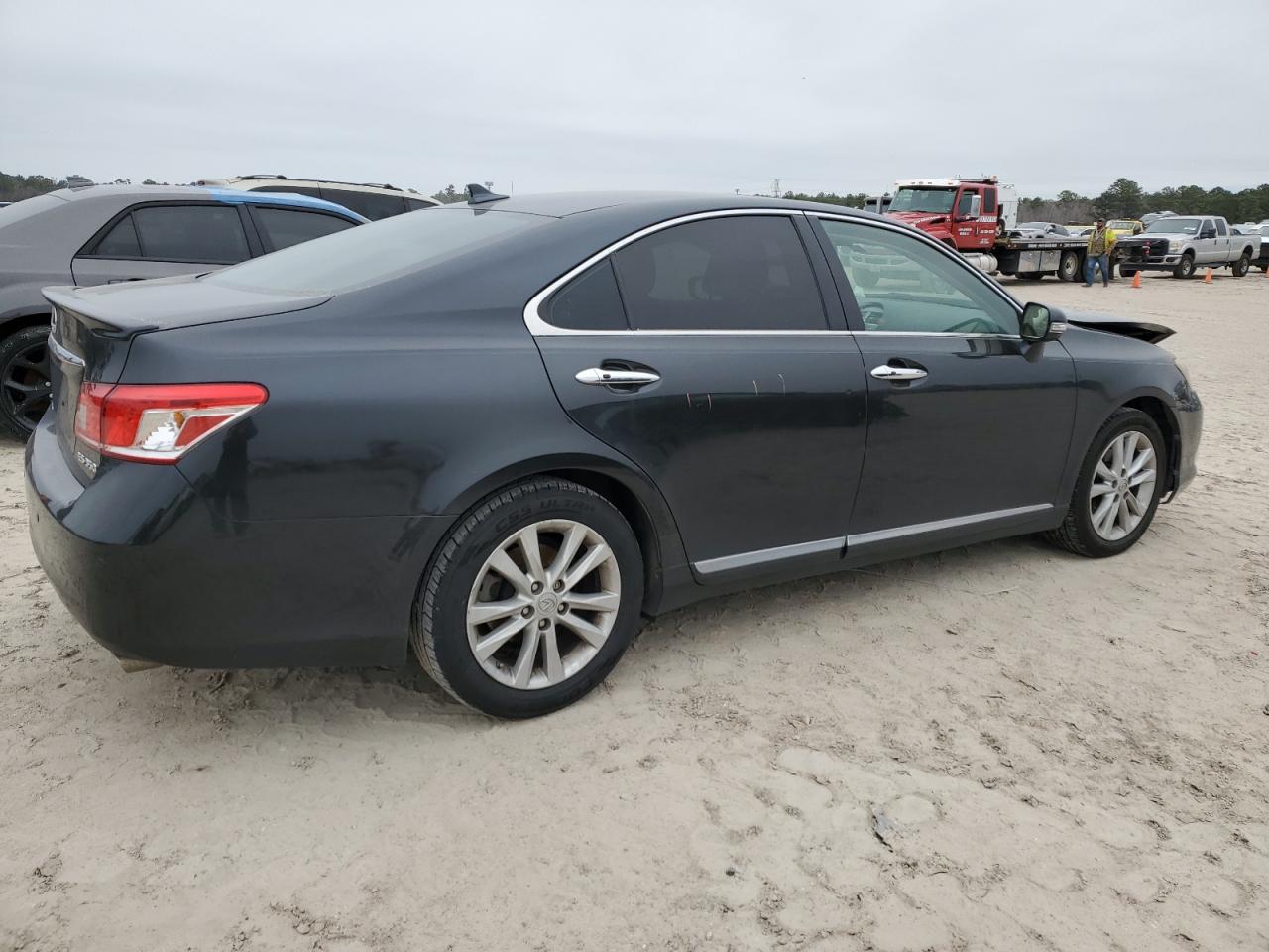 2010 Lexus ES - Image 3