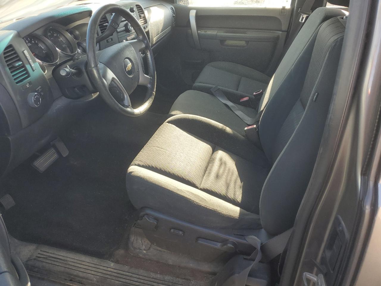 2013 Chevrolet Silverado - Image 7