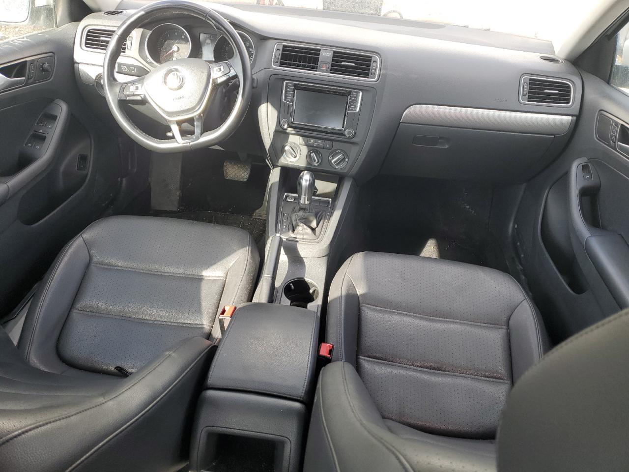 2017 Volkswagen Jetta - Image 8
