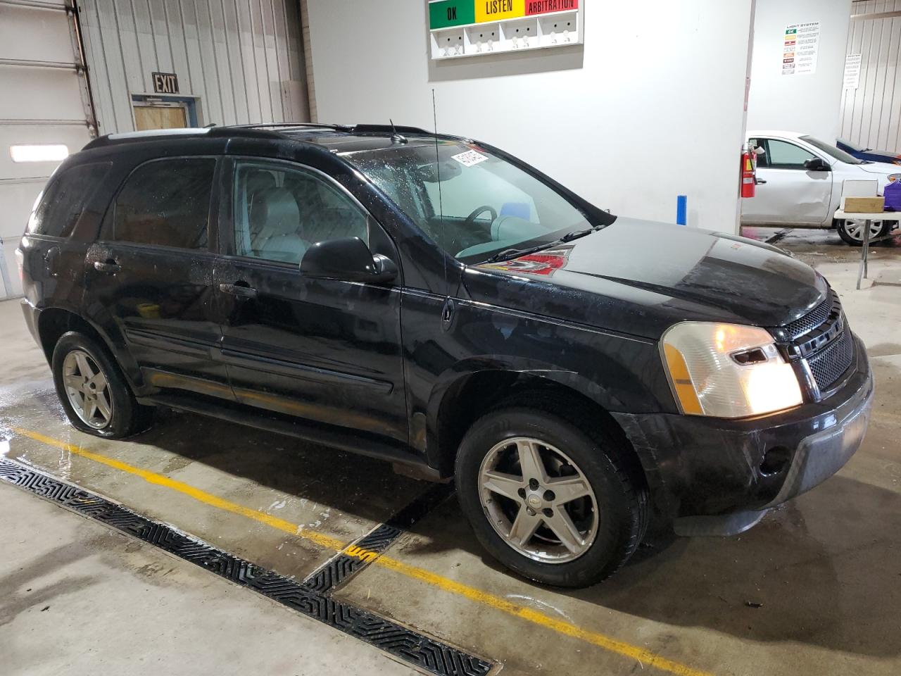 2005 Chevrolet Equinox - Image 4