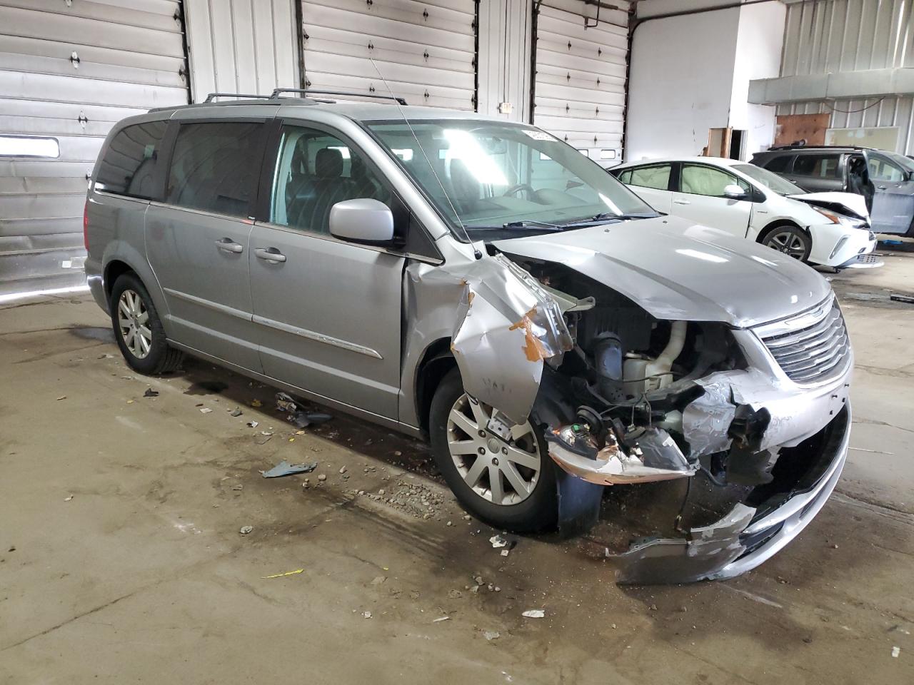 2014 Chrysler Town & Country - Image 4