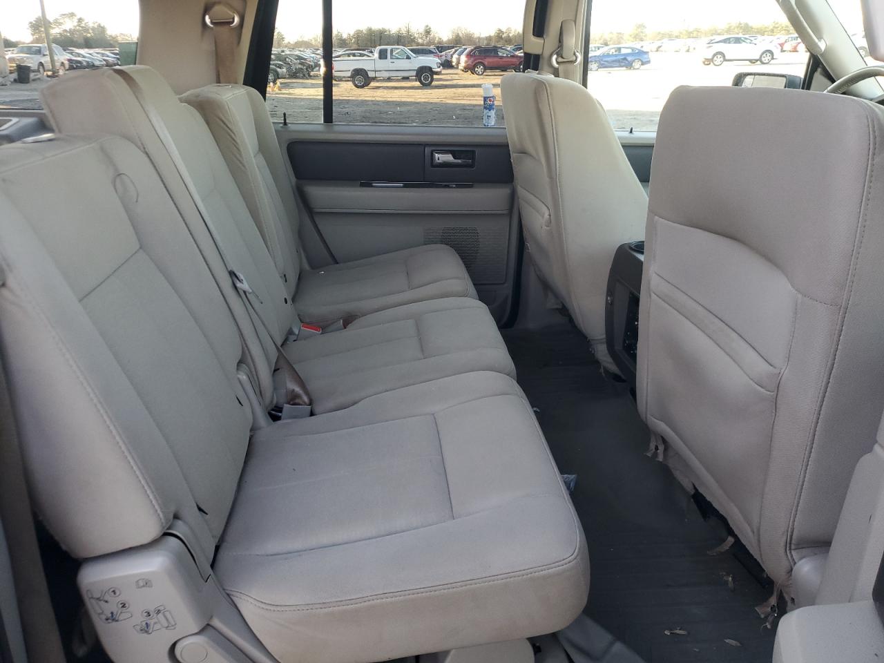 2014 Ford Expedition - Image 11