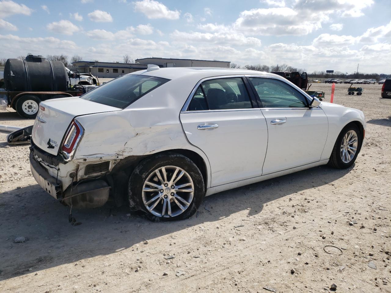 2016 Chrysler 300 - Image 3