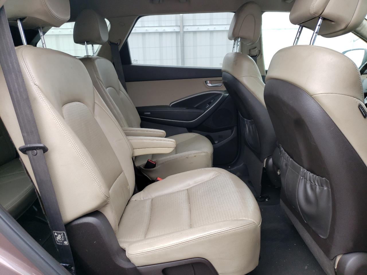 2013 Hyundai Santa Fe - Image 11