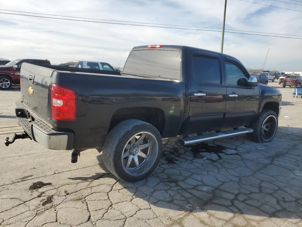 2012 Chevrolet Silverado - Image 3