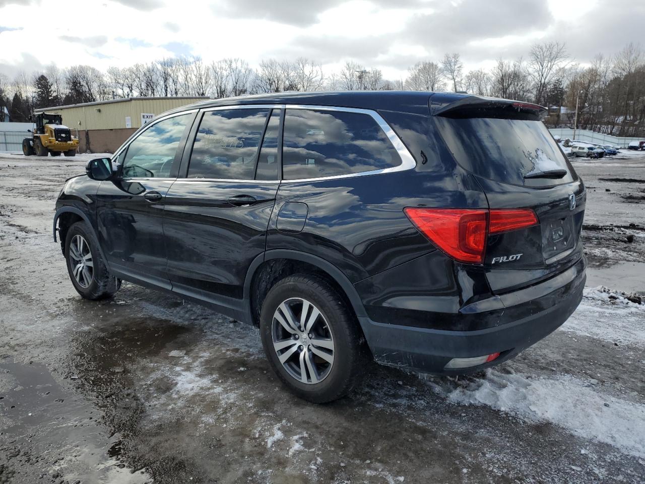 2017 Honda Pilot - Image 2