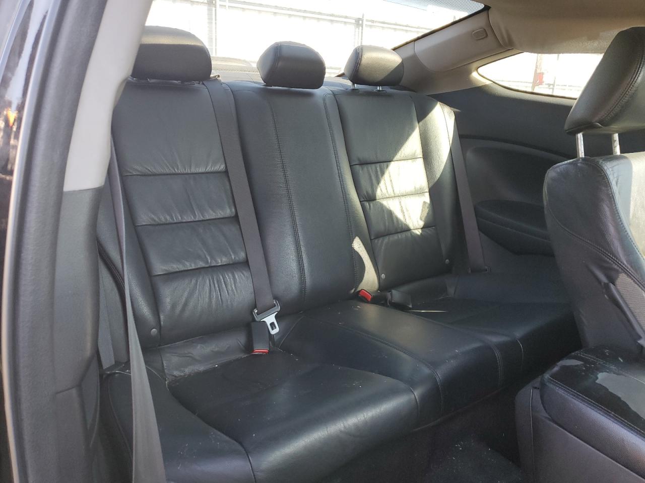 2009 Honda Accord - Image 11