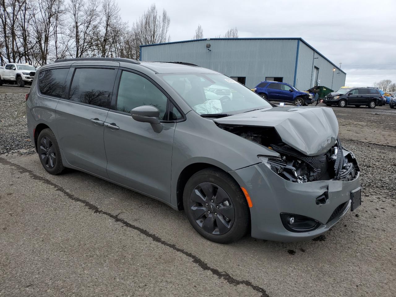 2020 Chrysler Pacifica - Image 4