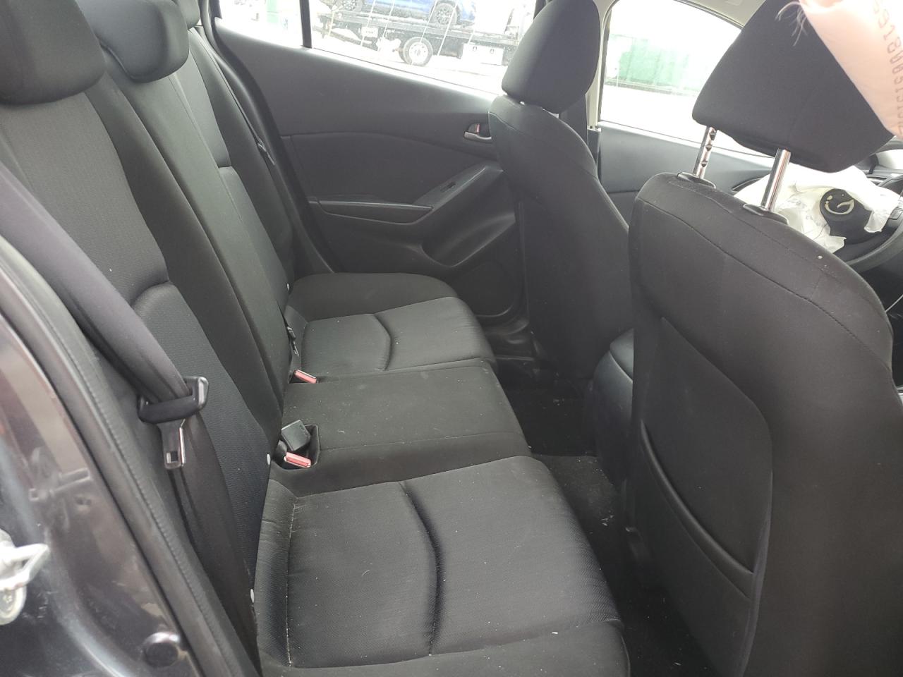 2014 Mazda 3 - Image 10