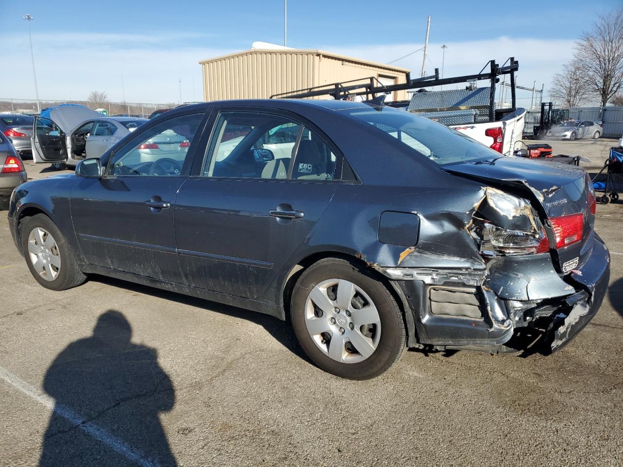 2009 Hyundai Sonata - Image 2