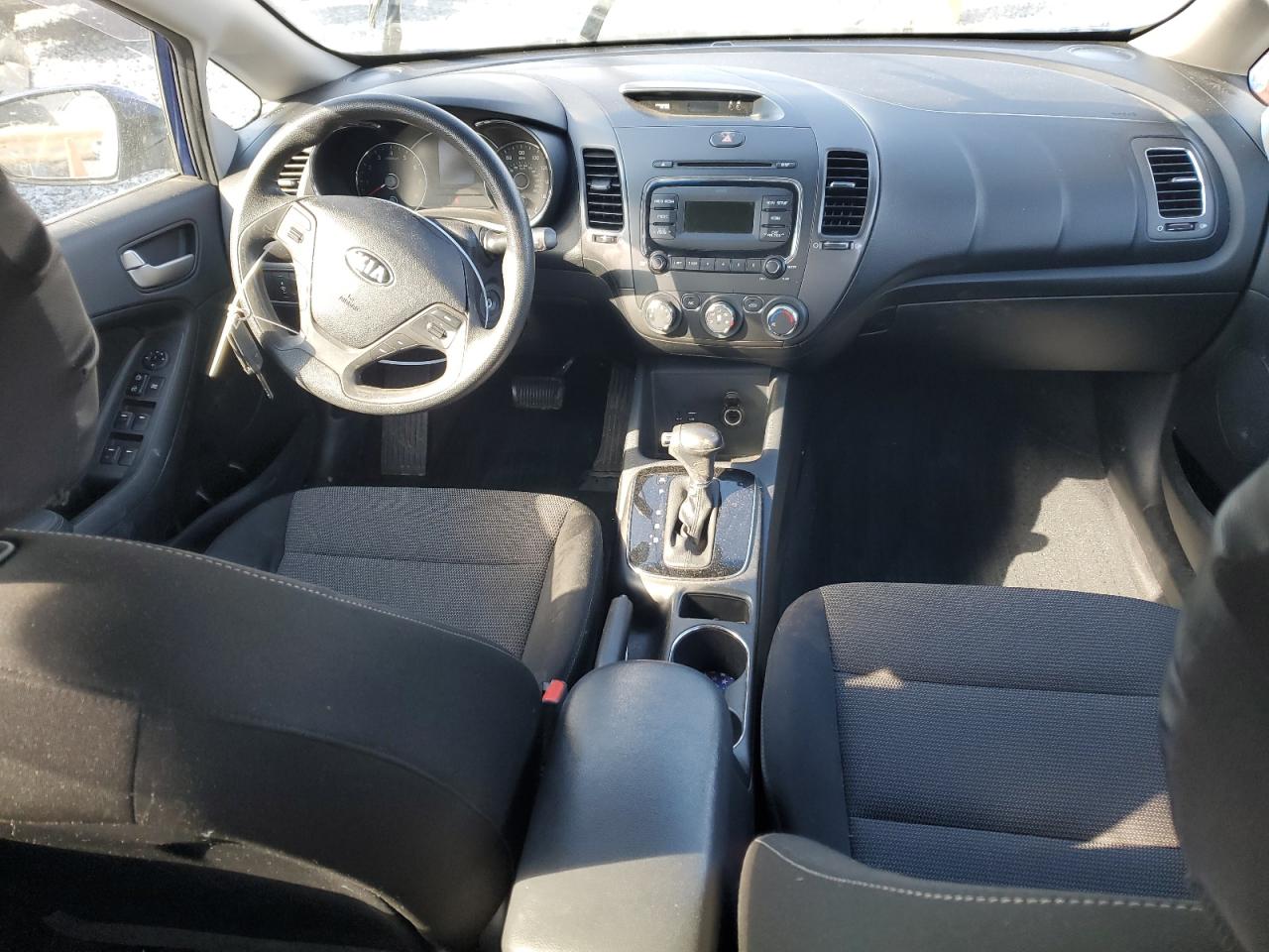 2017 Kia Forte - Image 8