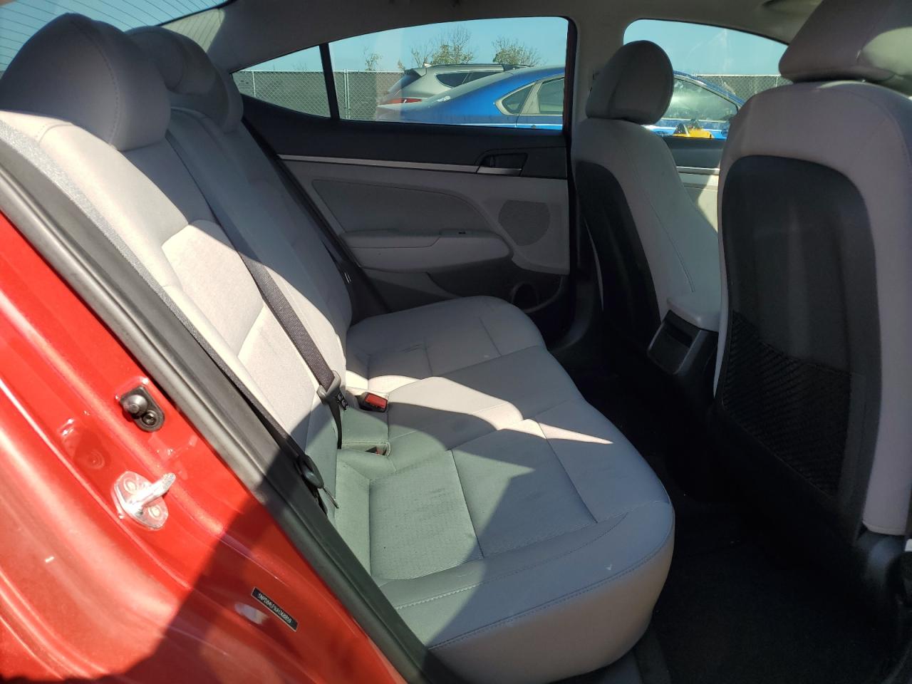 2018 Hyundai Elantra - Image 11