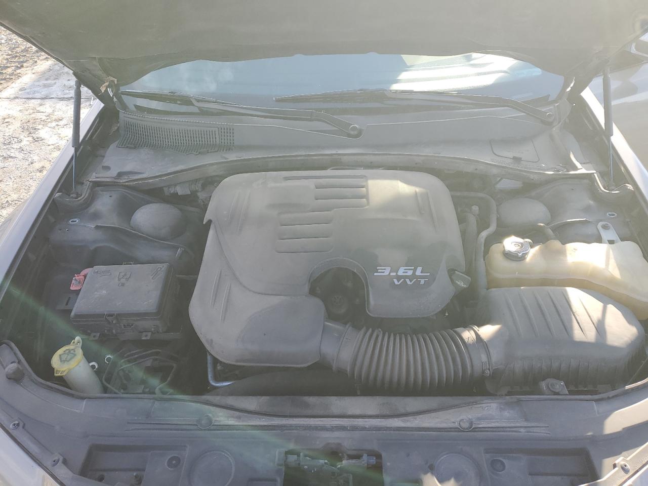 2018 Chrysler 300 - Image 11
