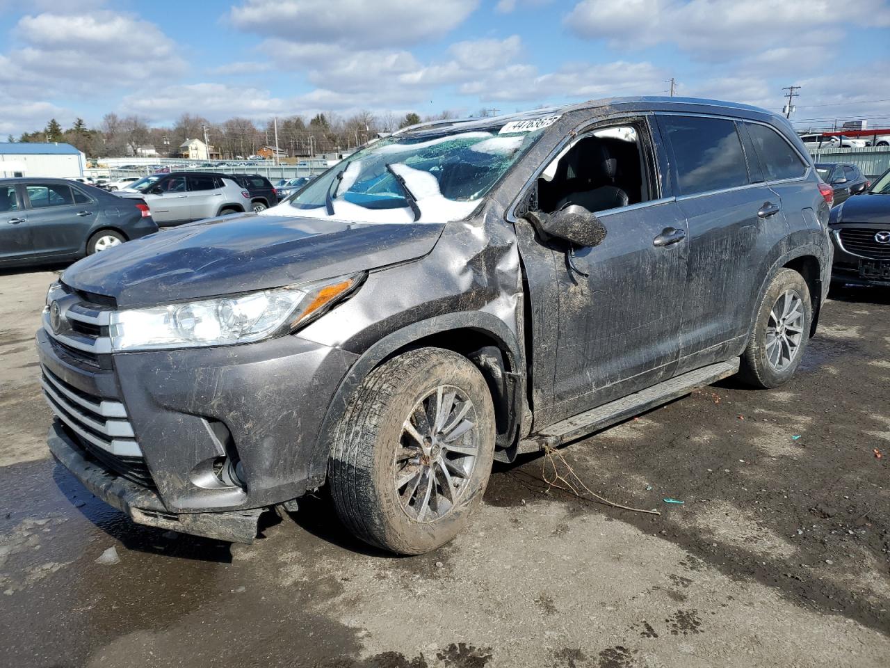 2017 Toyota Highlander - Image 1