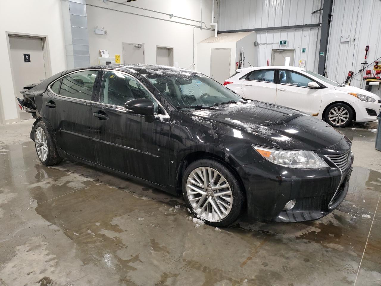 2013 Lexus ES - Image 4