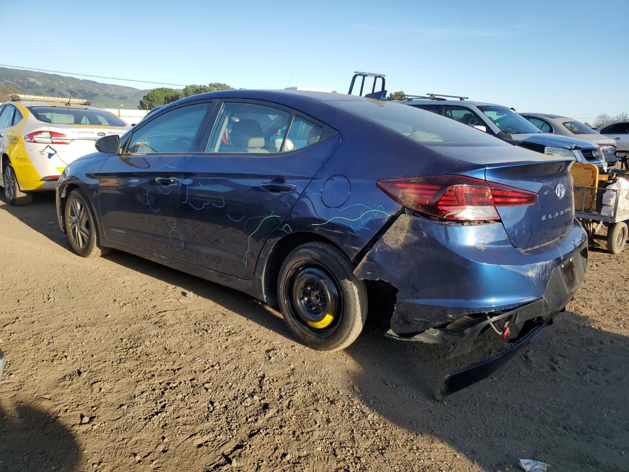 2019 Hyundai Elantra - Image 2