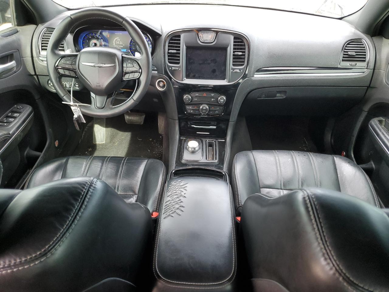 2017 Chrysler 300 - Image 8
