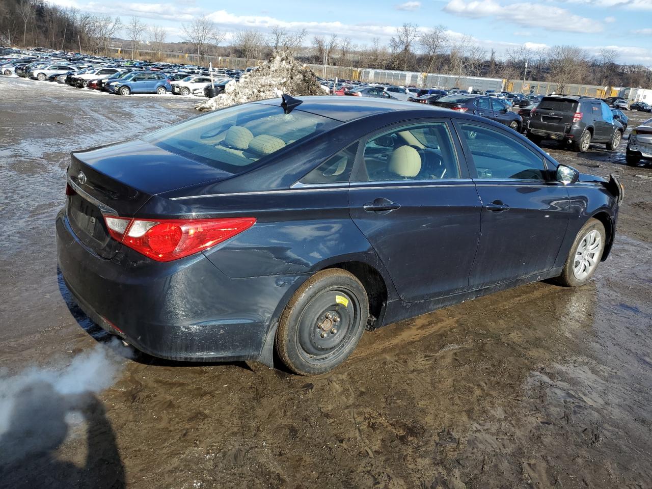 2011 Hyundai Sonata - Image 3