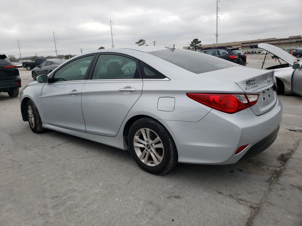 2014 Hyundai Sonata - Image 2