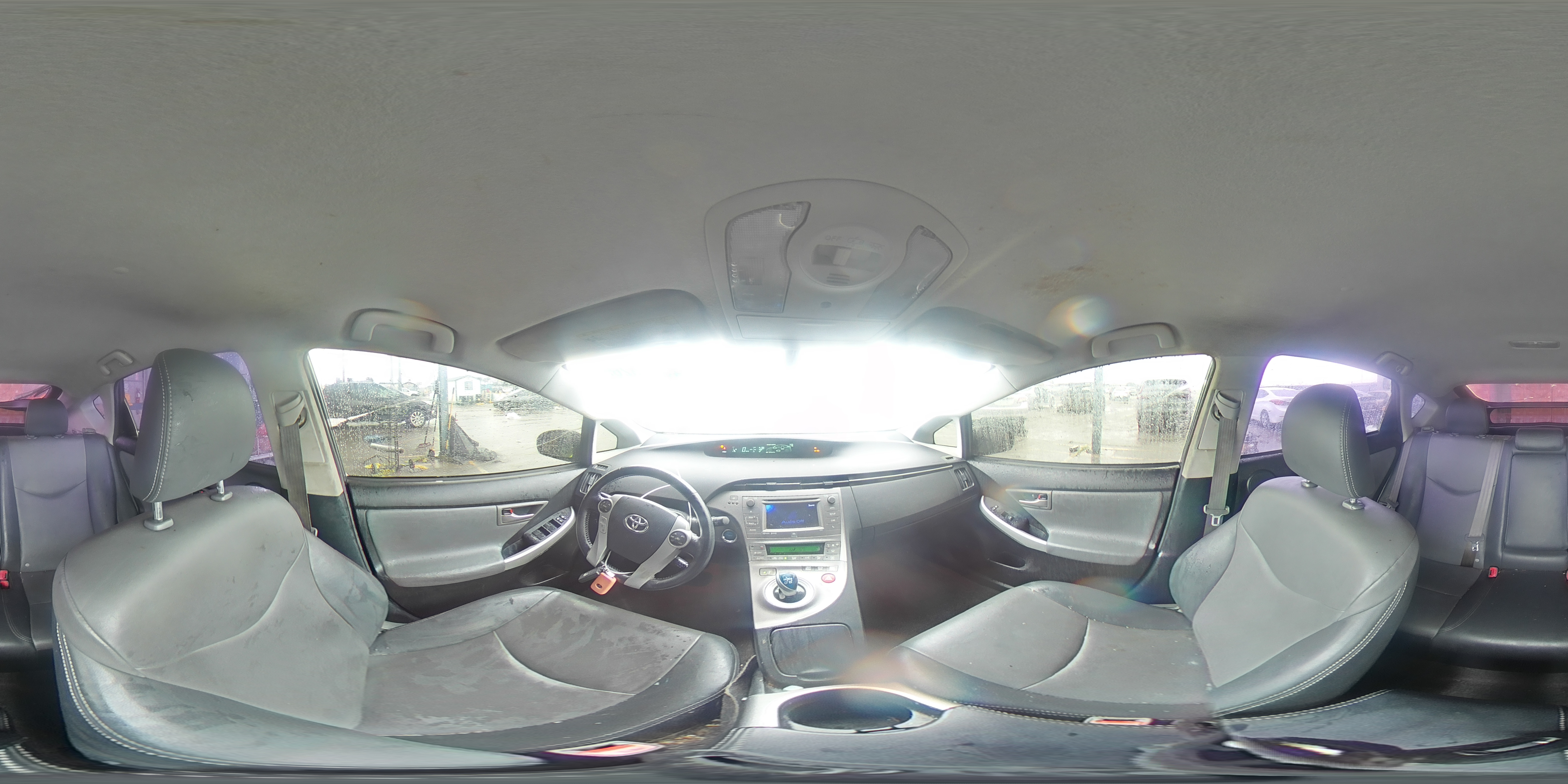 2014 Toyota Prius - Image 12