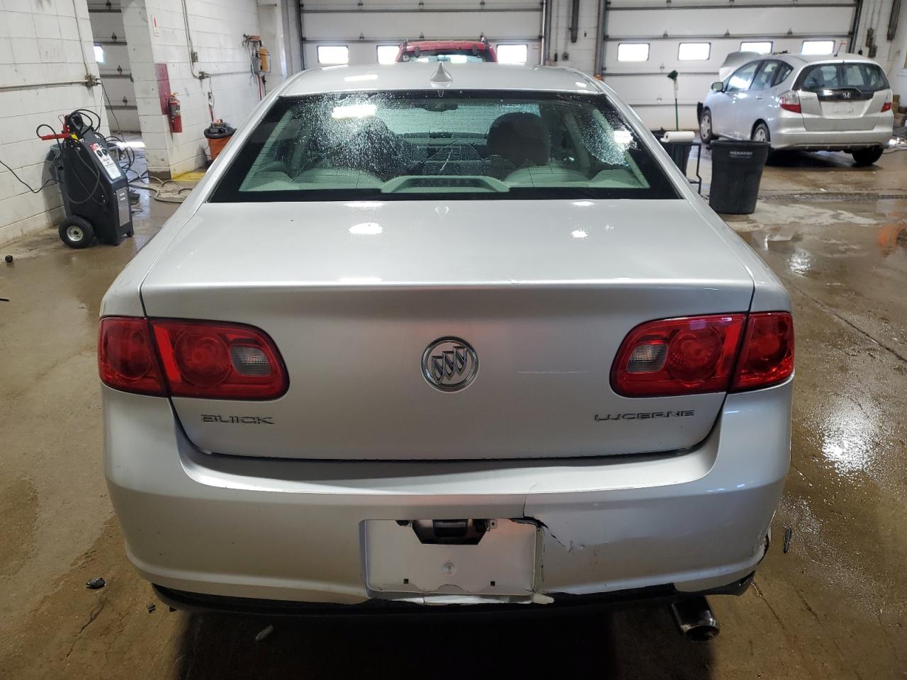 2010 Buick Lucerne - Image 6