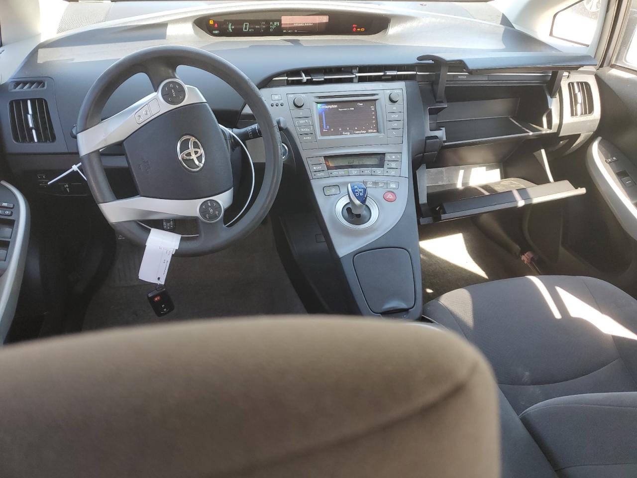 2014 Toyota Prius - Image 8
