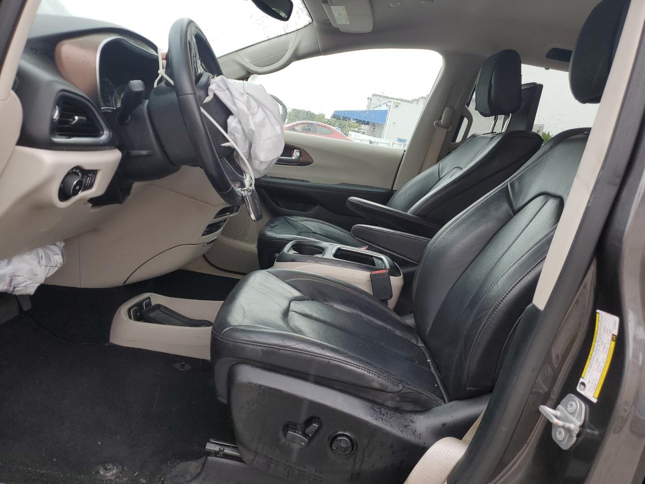2018 Chrysler Pacifica - Image 7