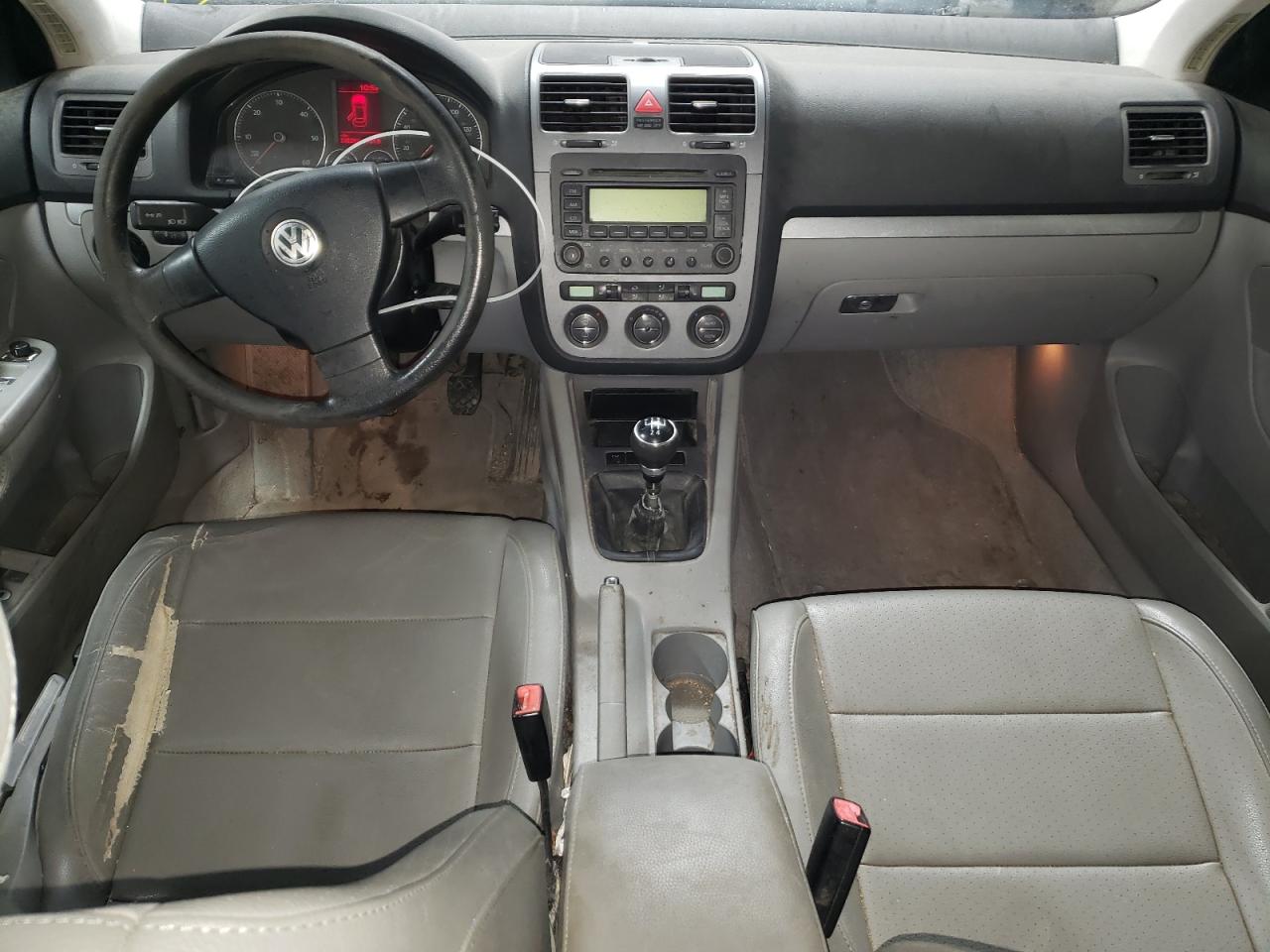 2005 Volkswagen Jetta - Image 8