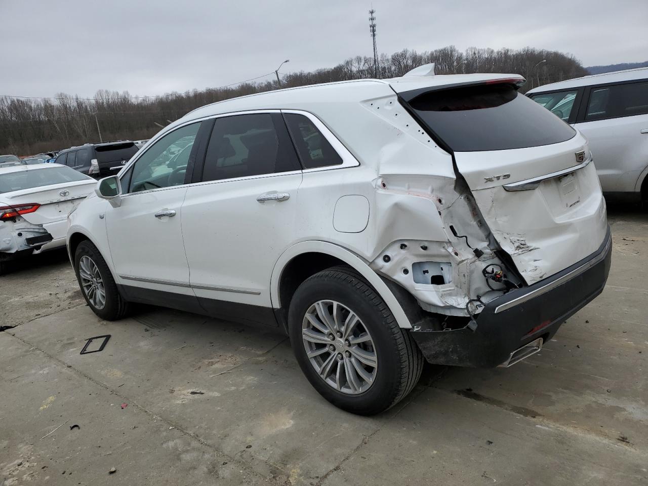 2017 Cadillac XT5 - Image 2