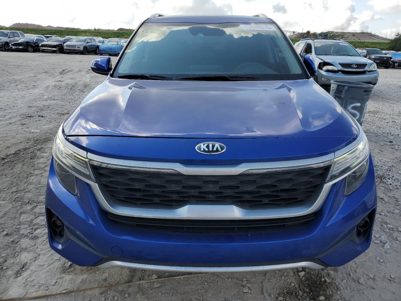 2021 Kia Seltos - Image 5