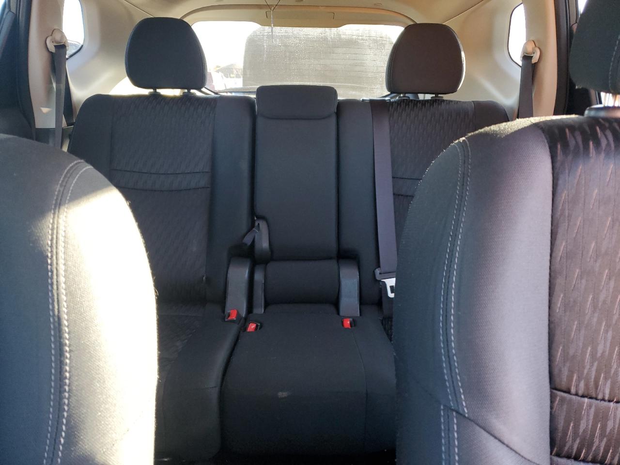 2018 Nissan Rogue - Image 10