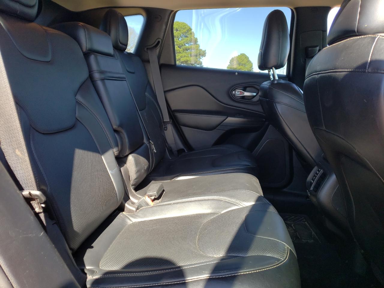 2014 Jeep Grand Cherokee - Image 11