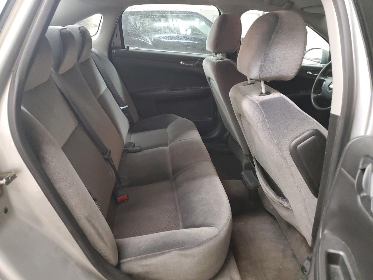 2010 Chevrolet Impala - Image 10