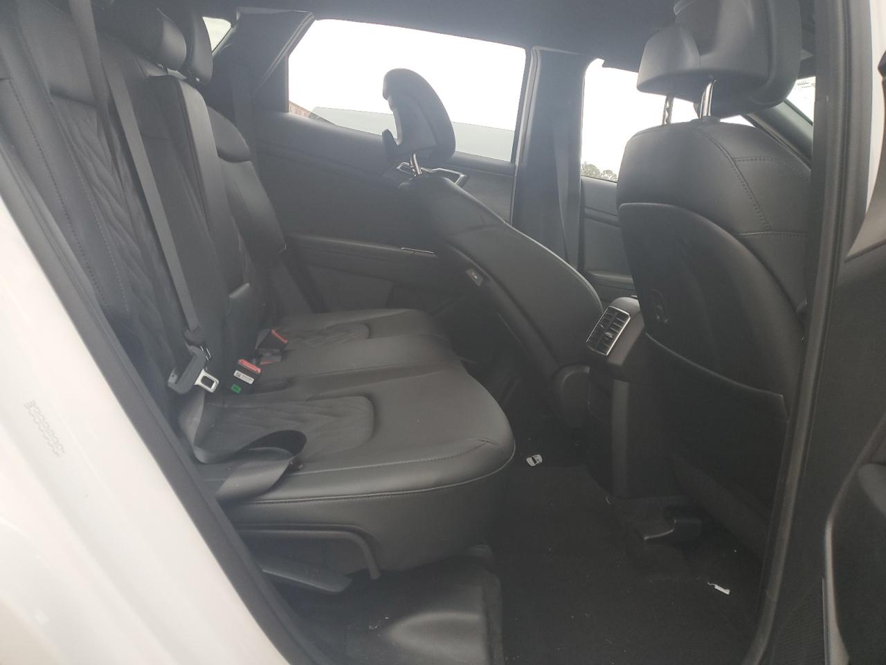 2024 Kia Sportage - Image 10