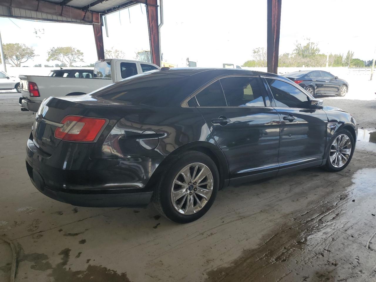 2012 Ford Taurus - Image 3