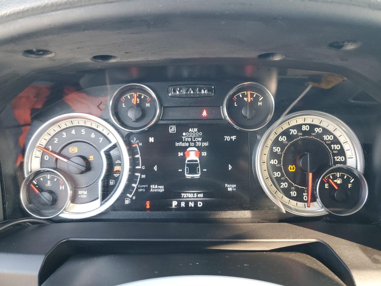 2016 RAM 1500 - Image 9