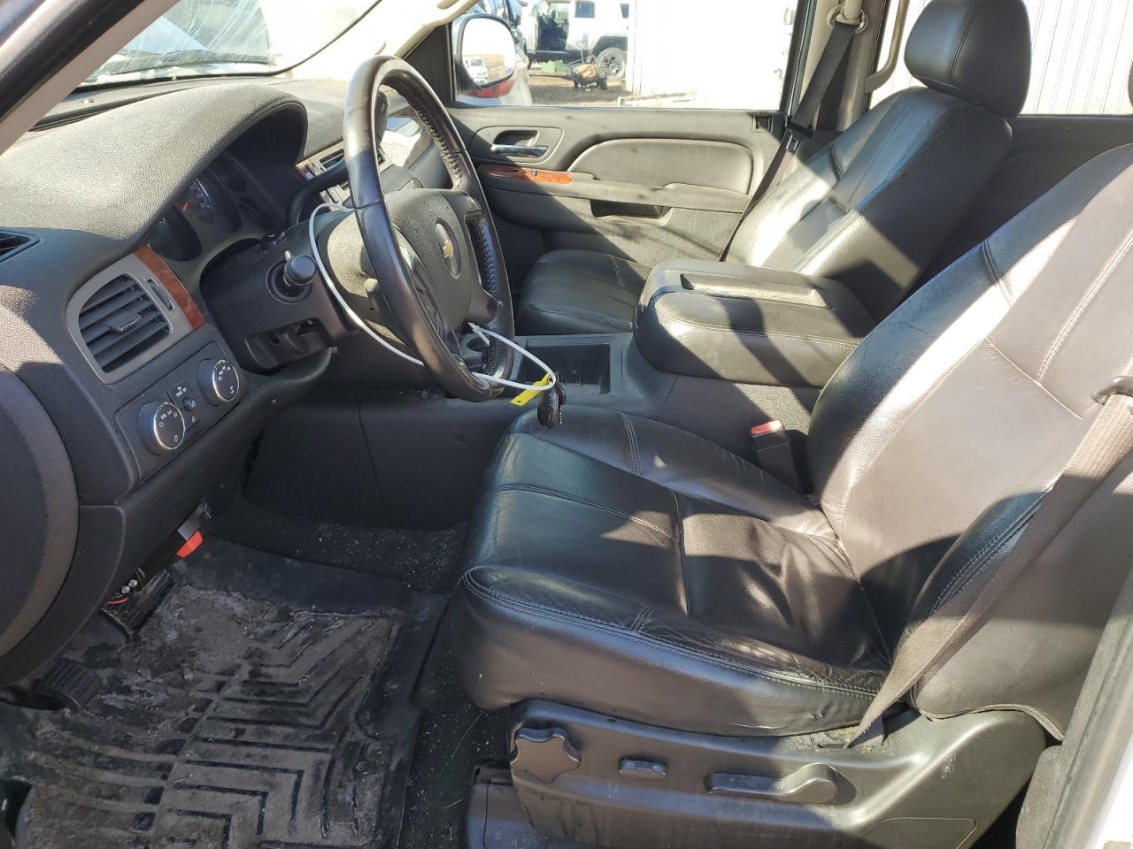 2010 Chevrolet Avalanche - Image 7