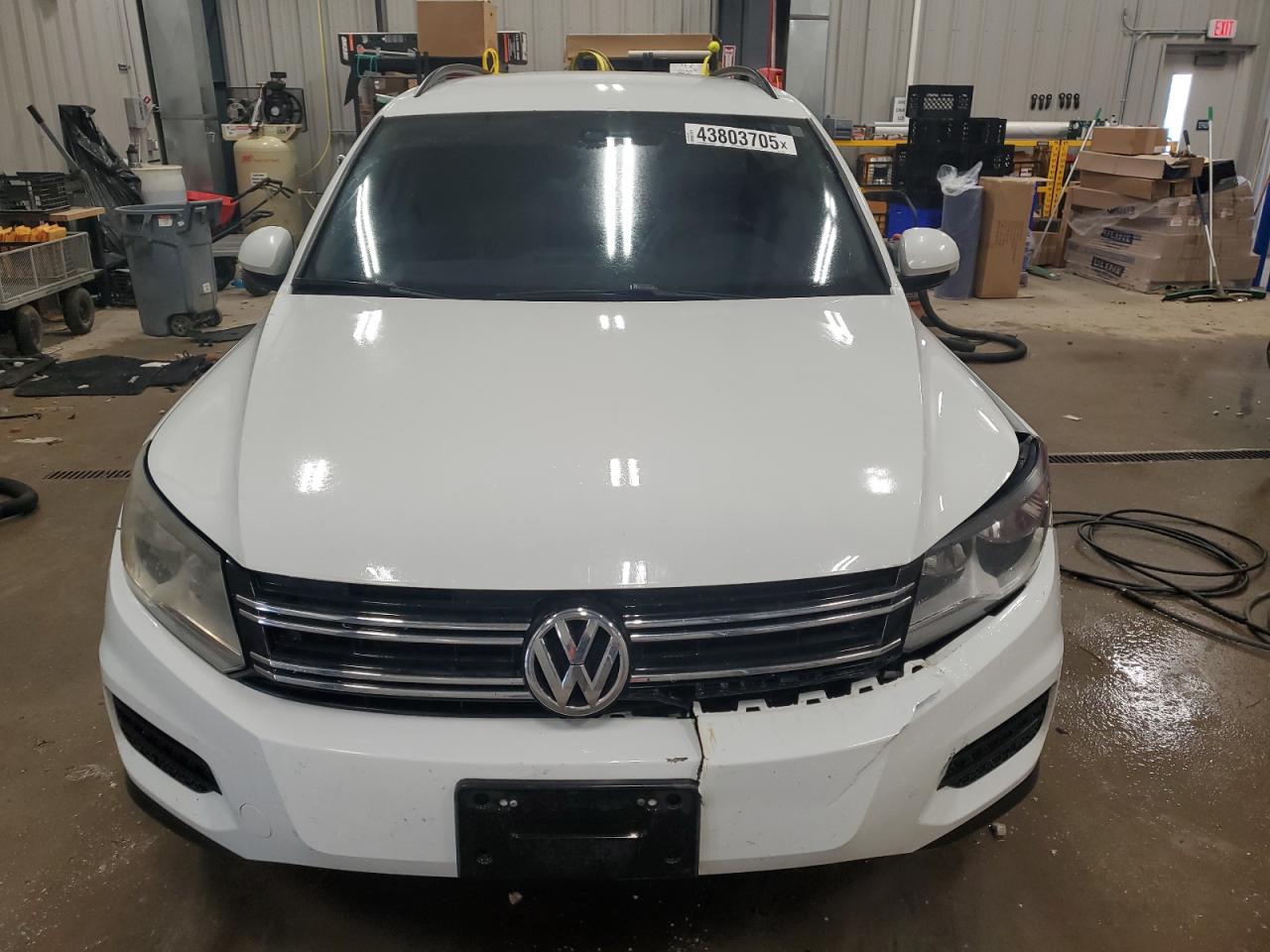 2016 Volkswagen Tiguan - Image 5