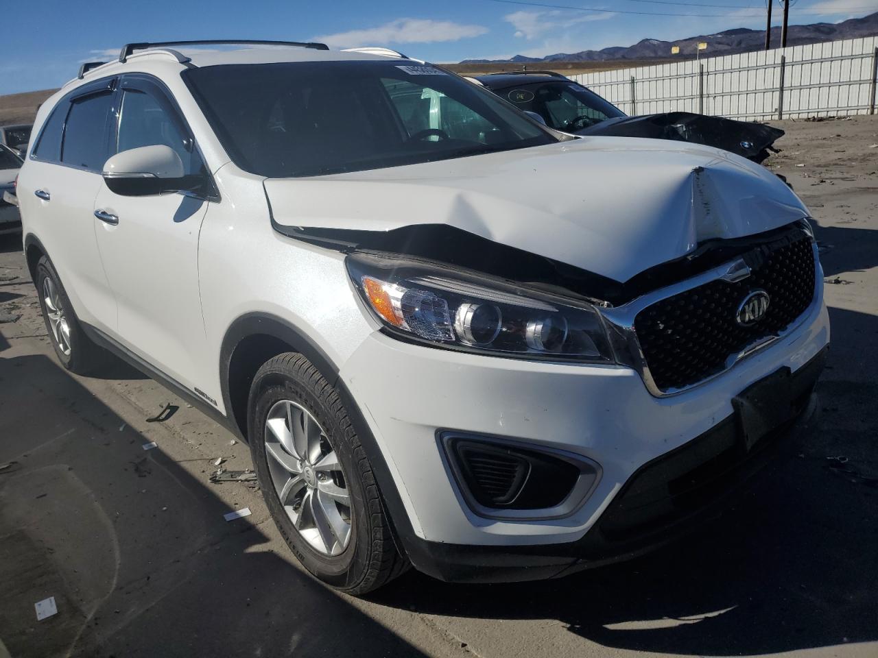 2016 Kia Sorento - Image 4