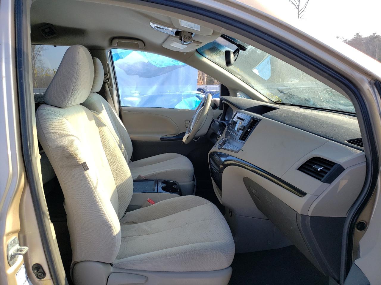2013 Toyota Sienna - Image 7