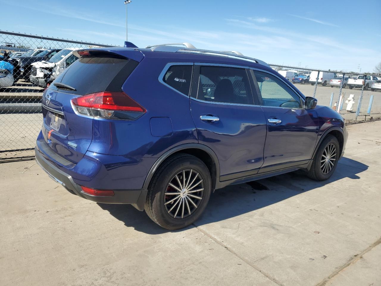 2020 Nissan Rogue - Image 3