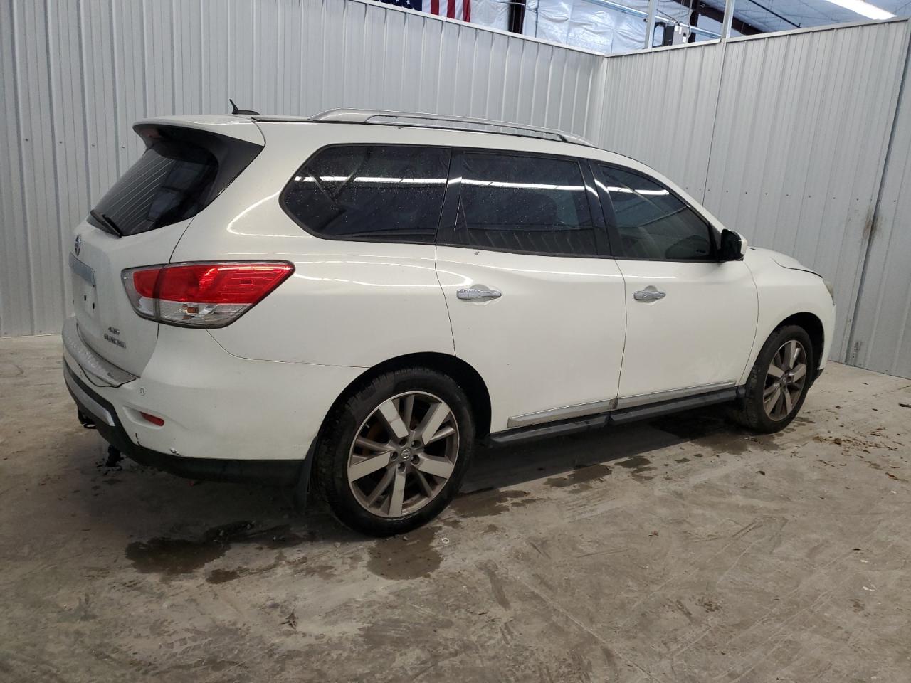 2014 Nissan Pathfinder - Image 3
