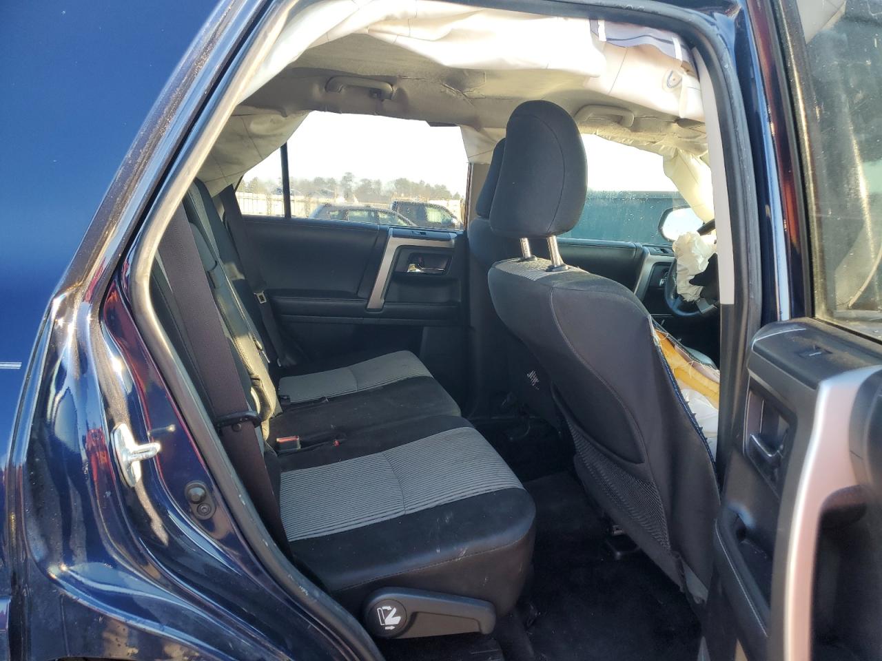 2015 Toyota 4Runner - Image 11