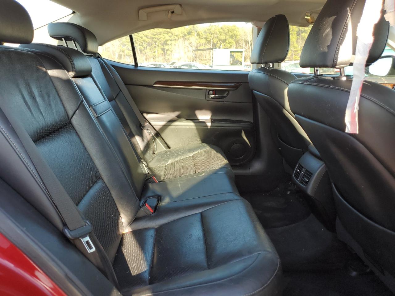 2014 Lexus ES - Image 10