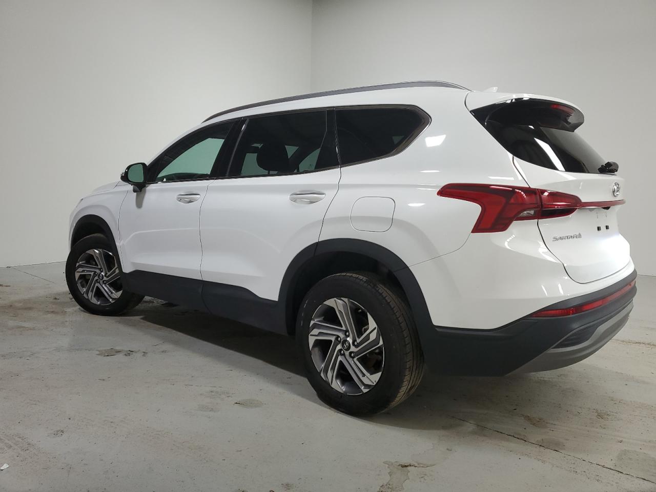 2023 Hyundai Santa Fe - Image 2