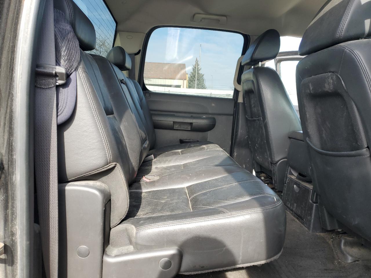 2008 Chevrolet Silverado - Image 11