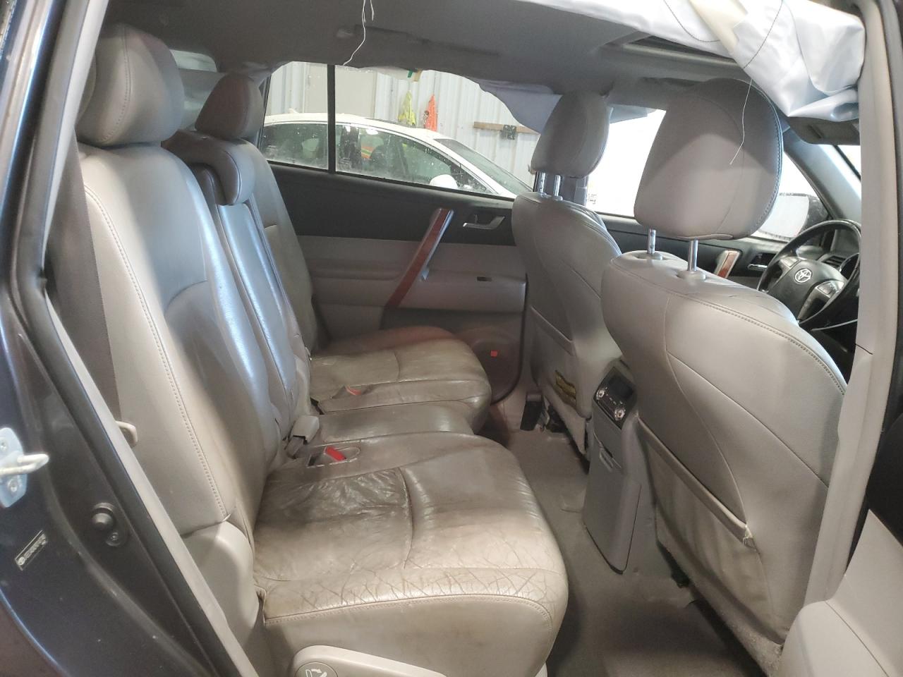 2009 Toyota Highlander - Image 11
