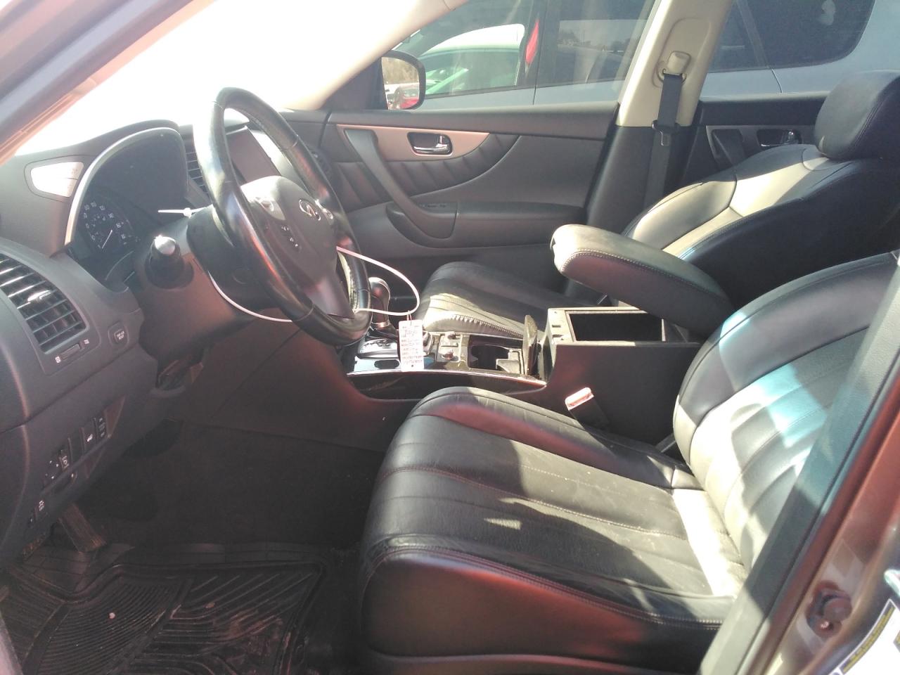 2017 Infiniti QX70 - Image 7