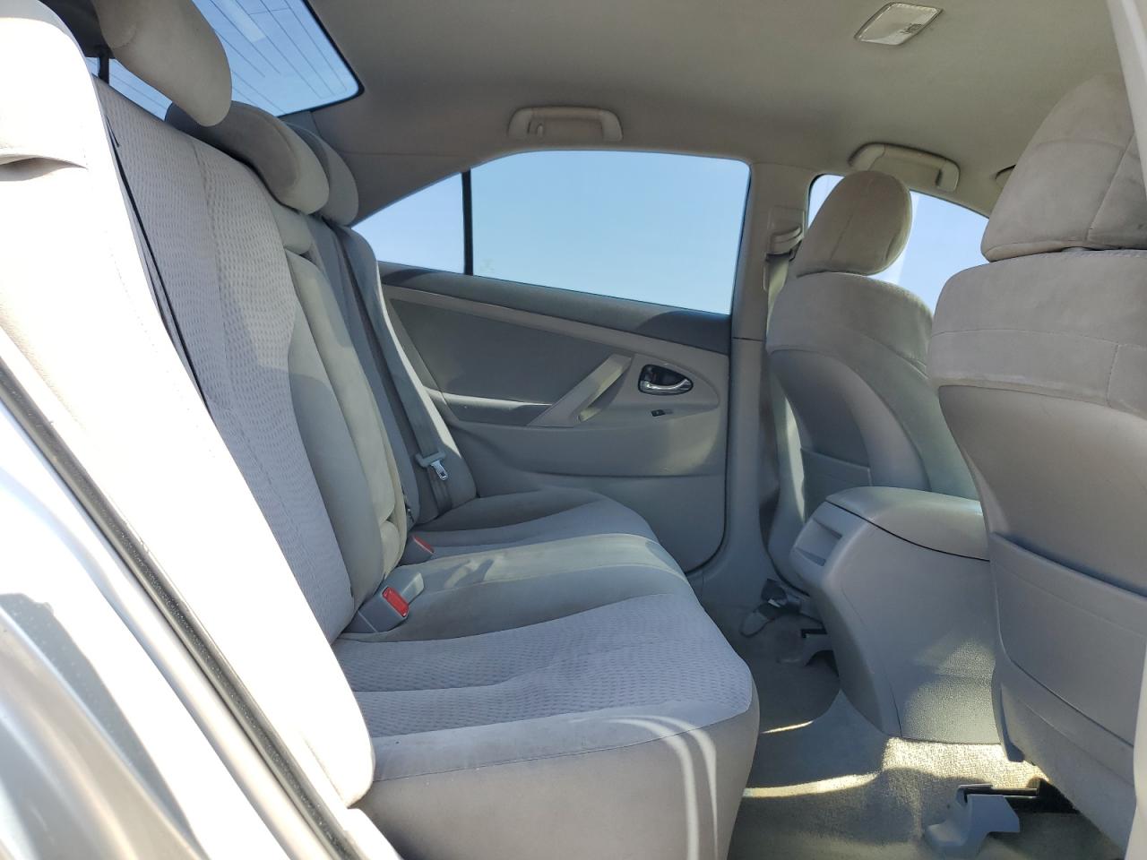 2010 Toyota Camry - Image 10